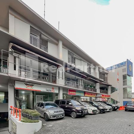 Sang Surya Guesthouse Syariah Near Rs Hasan Sadikin Mitra Reddoorz Бандунг Экстерьер фото