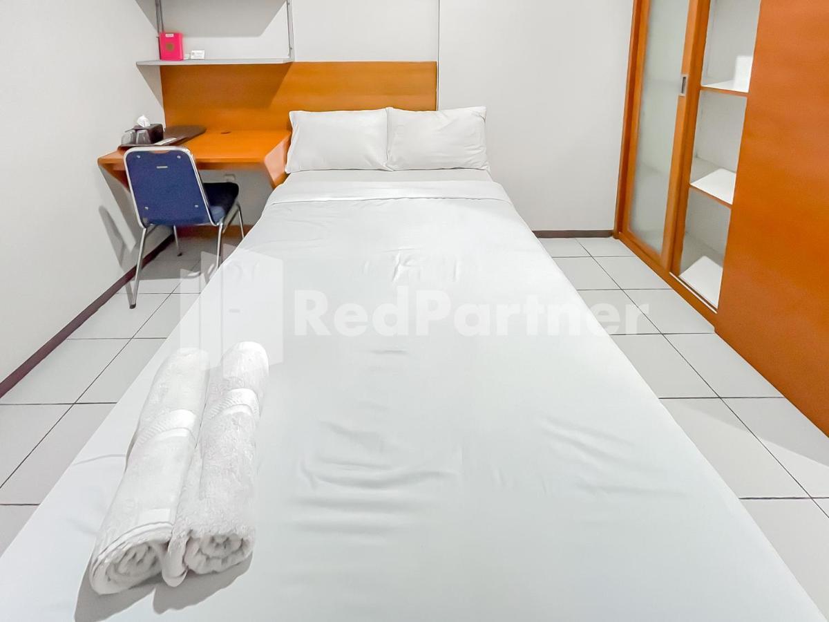 Sang Surya Guesthouse Syariah Near Rs Hasan Sadikin Mitra Reddoorz Бандунг Экстерьер фото