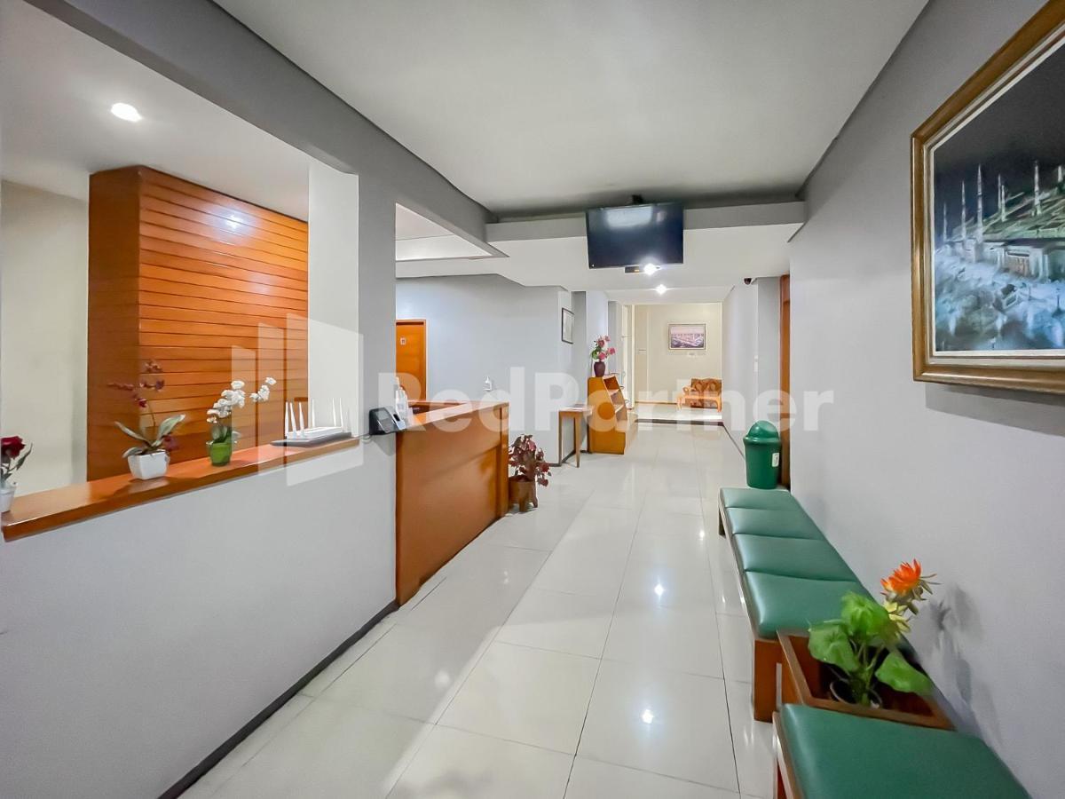 Sang Surya Guesthouse Syariah Near Rs Hasan Sadikin Mitra Reddoorz Бандунг Экстерьер фото